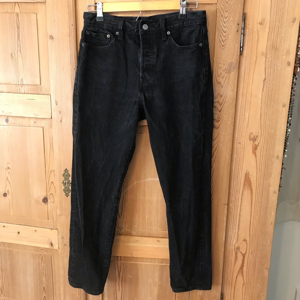 Levi’s wedgie slim straight high rise black jeans
